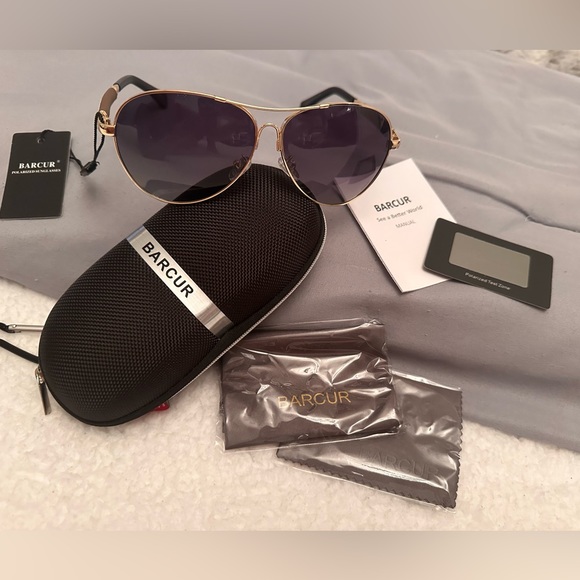BRAND NEW UNISEX GOLD BARCUR POLARIZED SUNGLASSES - Picture 1 of 6